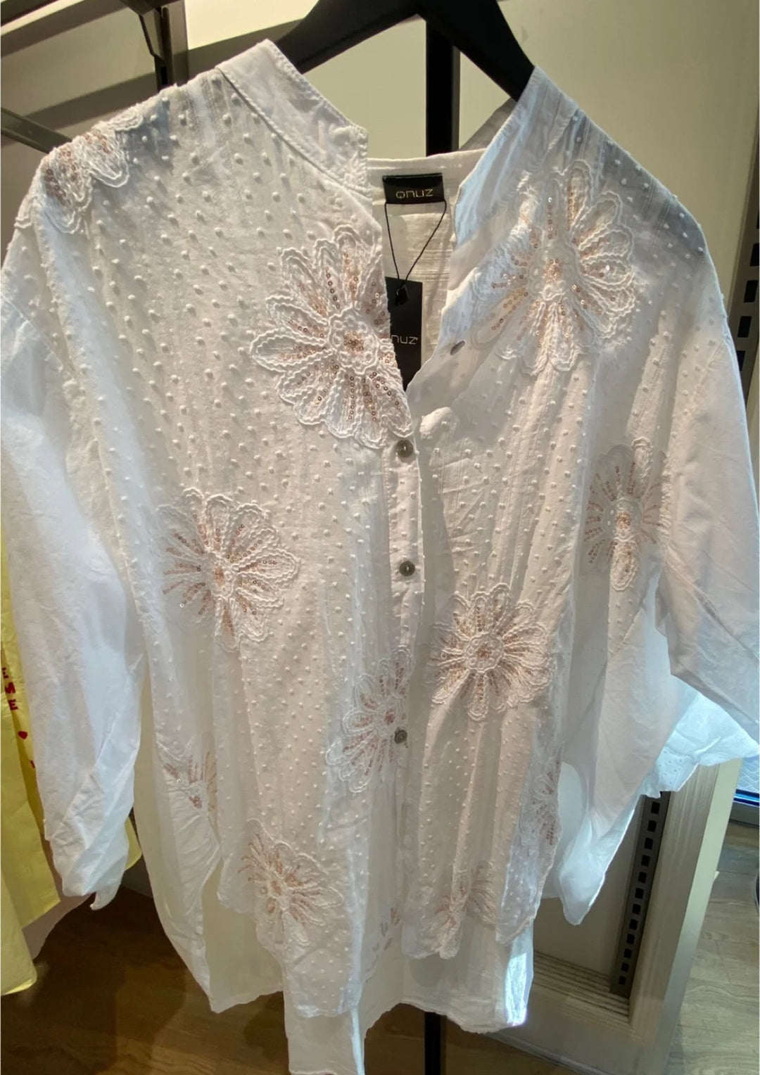 Qnuz - Sara Long Shirt - W. Embrodery &amp; Sequins - White - Onesize