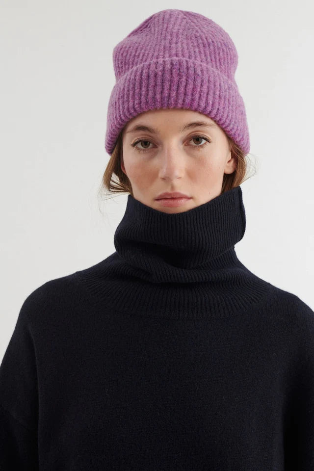 Basic Apparel - Sally Hue