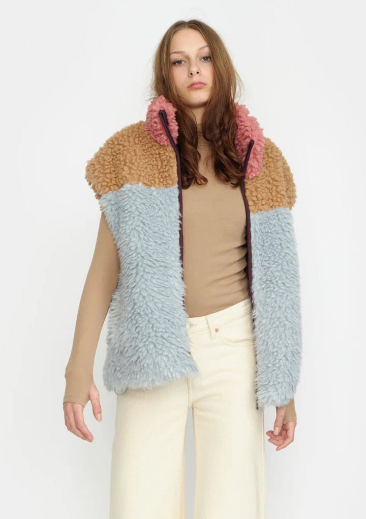 Selfhood - Chunky Teddy Vest - Lightbrown