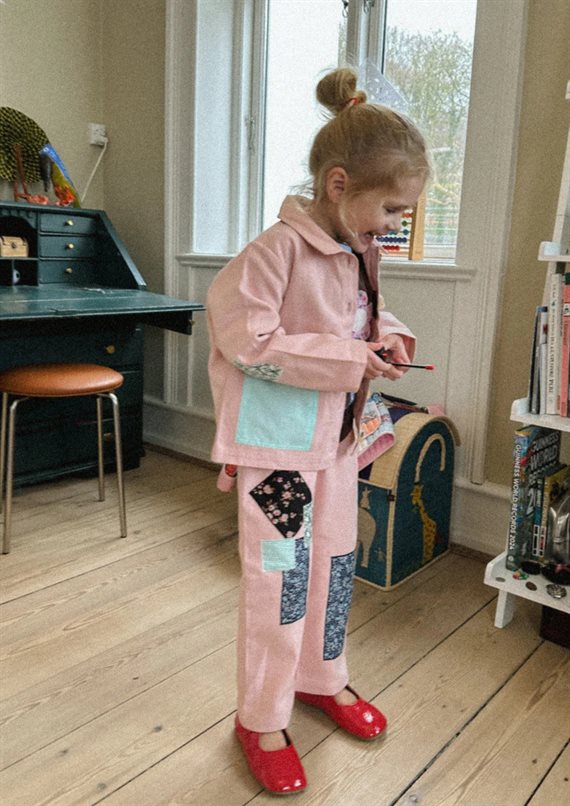 Sissel Edelbo - My Mini Jakke - Rose Patches