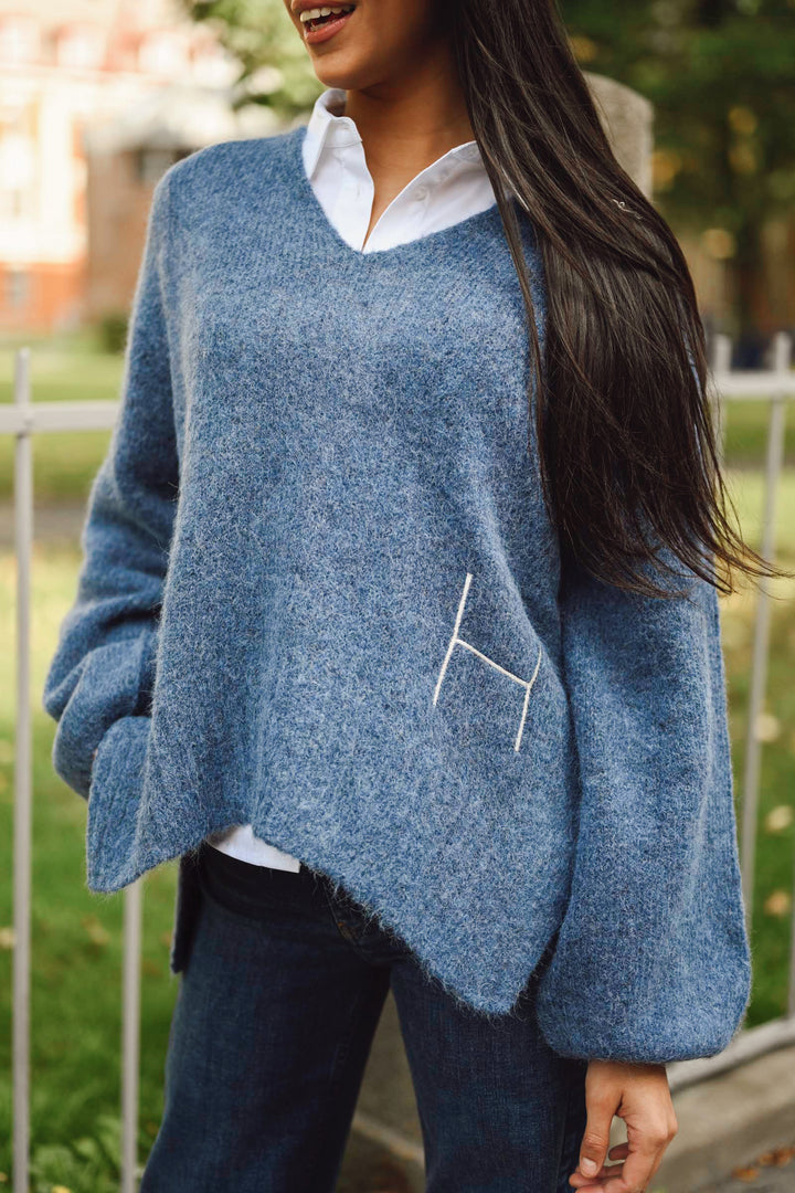 HEST - SOFIE V-Neck Sweater - Blue
