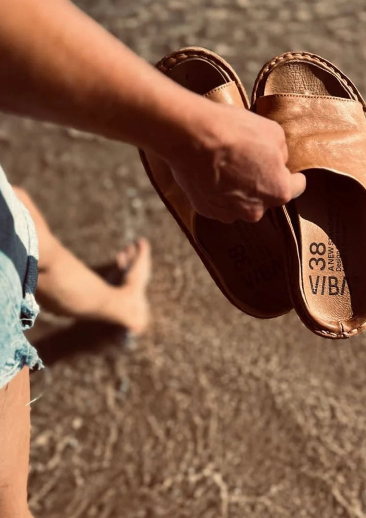 Vibae - Satin Tropez - Leather Cognac Brown