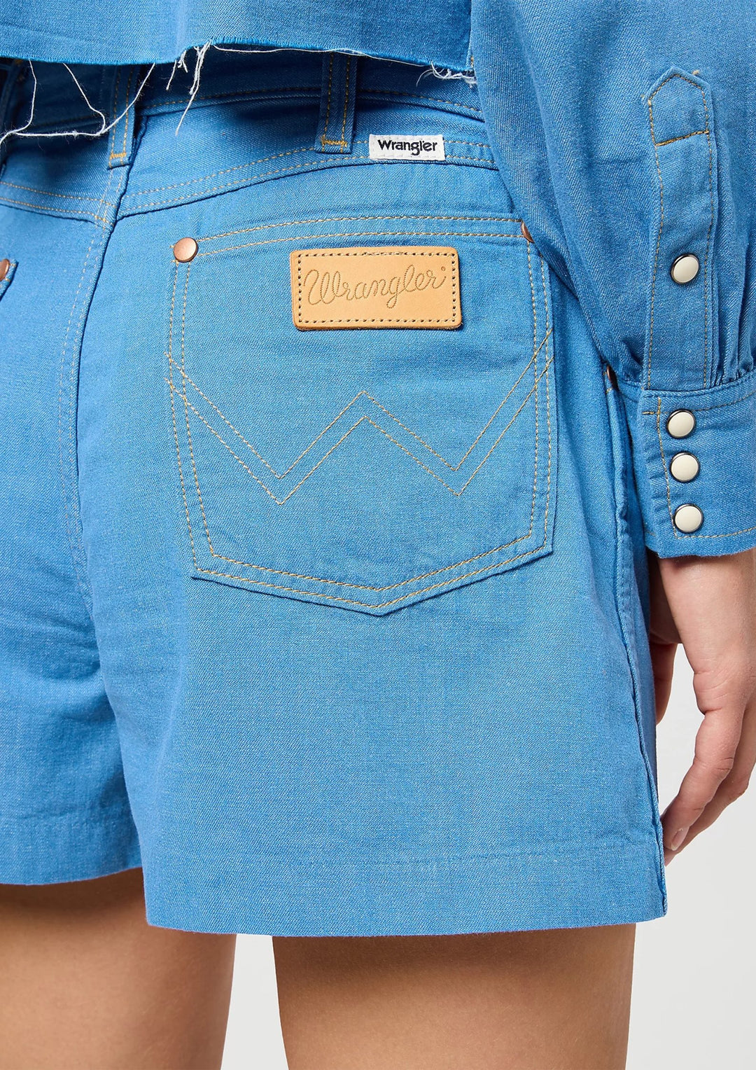 Wrangler - Loose Pleated Shorts - Cotton Candy Blue