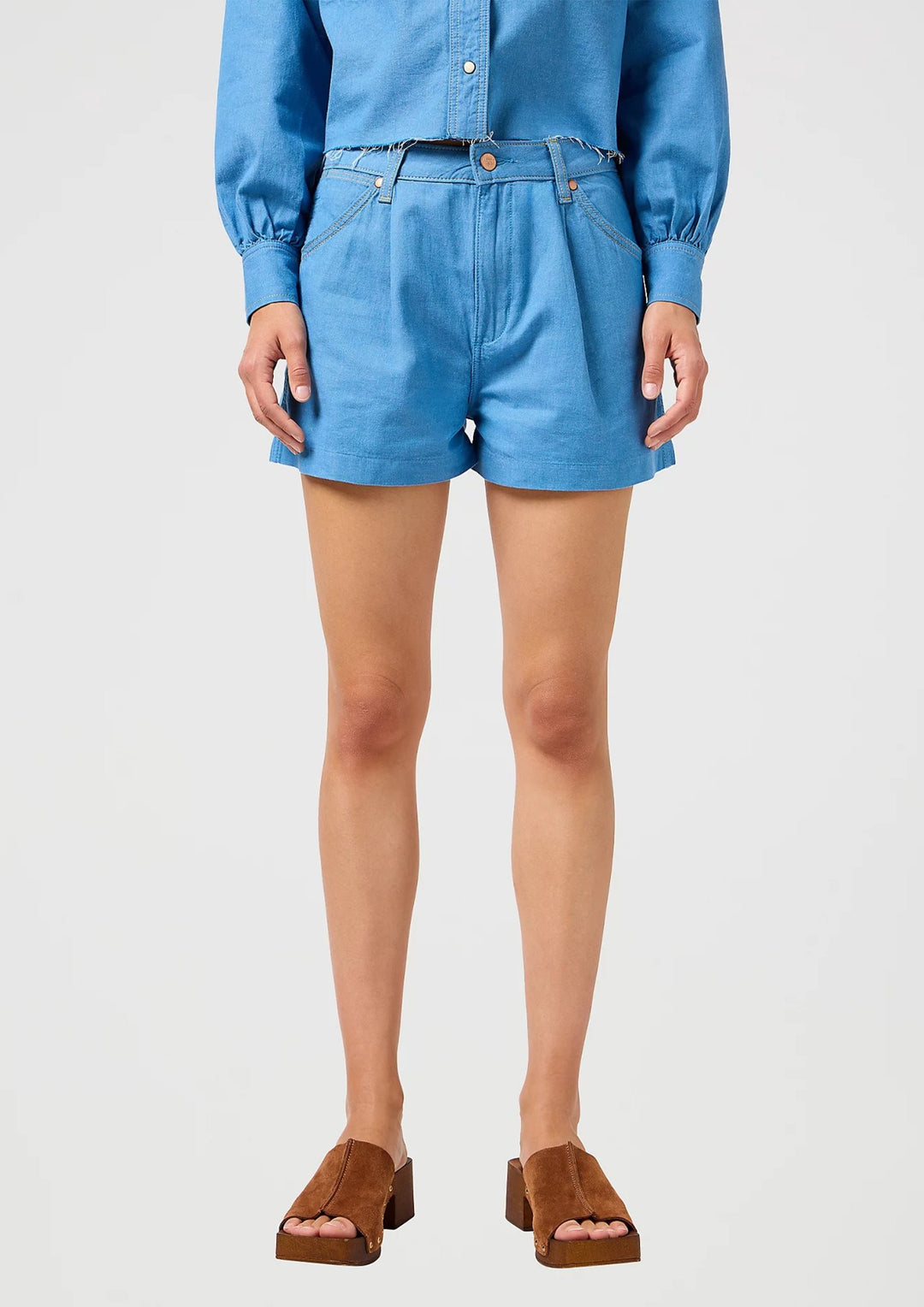 Wrangler - Loose Pleated Shorts - Cotton Candy Blue