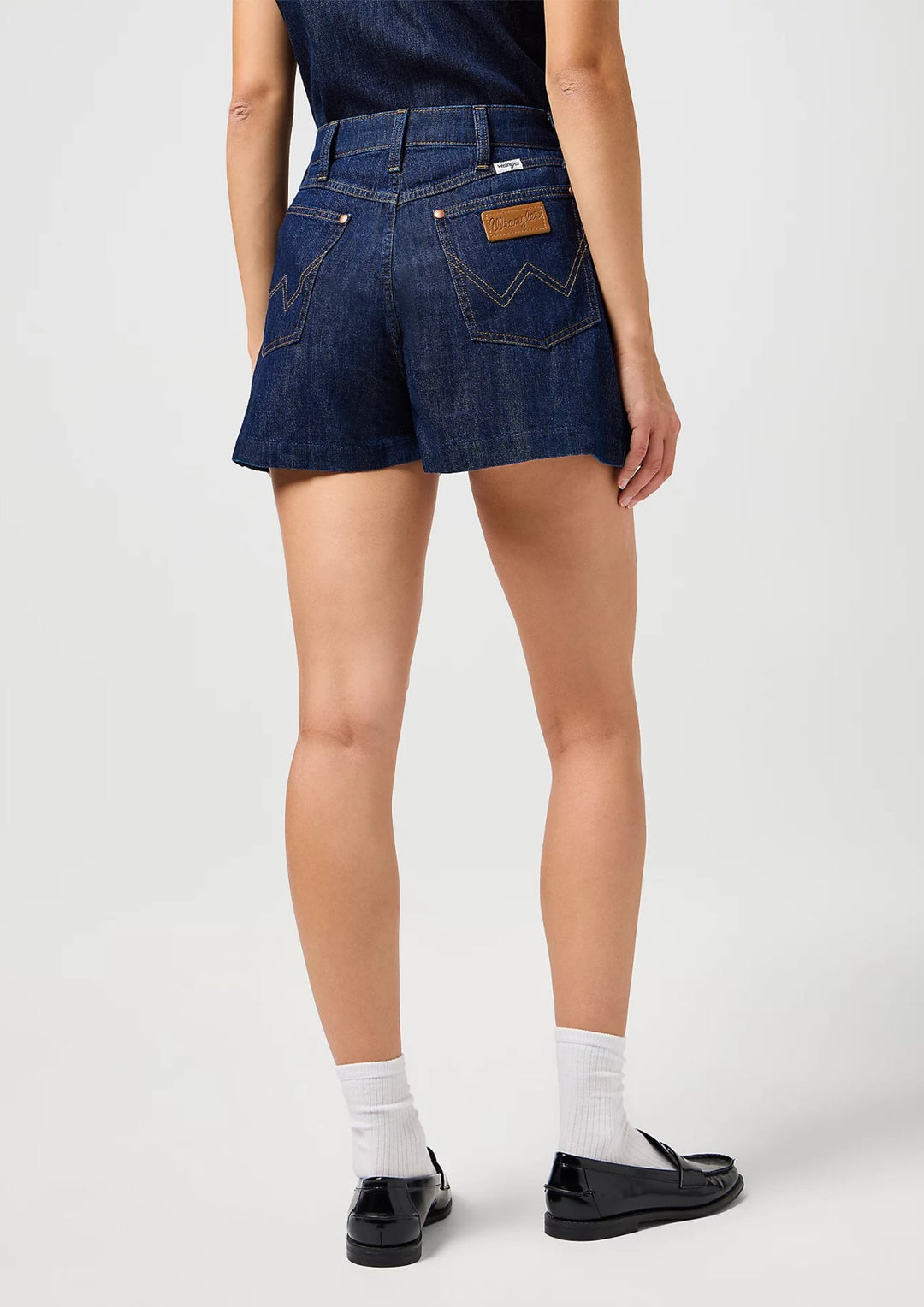 Wrangler - Loose Pleated Shorts - Saddle